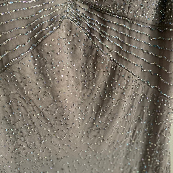 Grey detailed dress - Picture 2 of 9